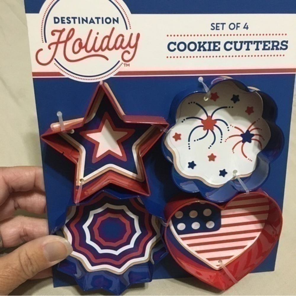 Set of 4 holiday cookie cutters